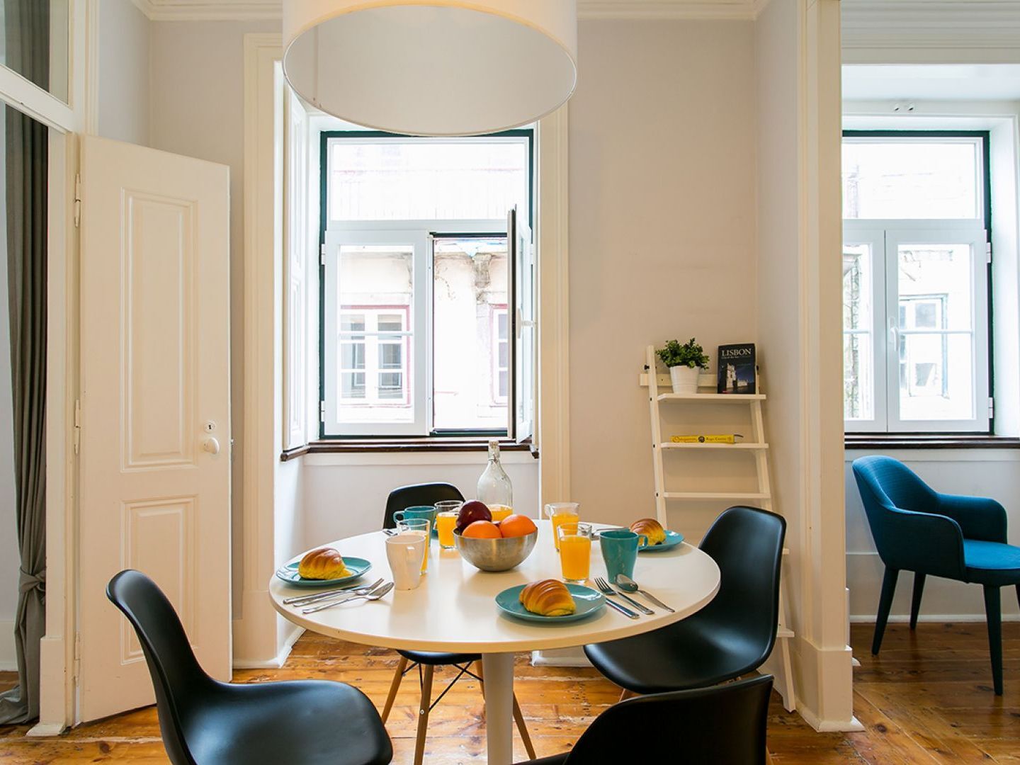 Joivy Splendid 2Br Flat In Bairro Alto, Nearby Luis De Camoes Square Apartment Lisbon Luaran gambar